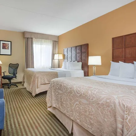 Ramada By Wyndham Columbus North-2