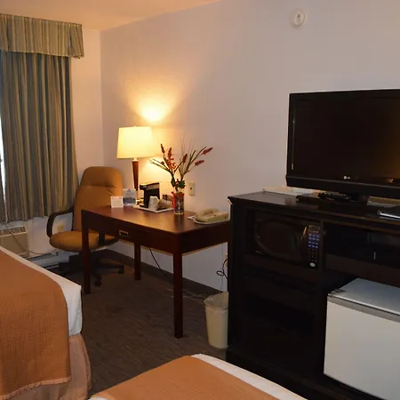 Emerald Hotel & Suites Calgary Airport-3