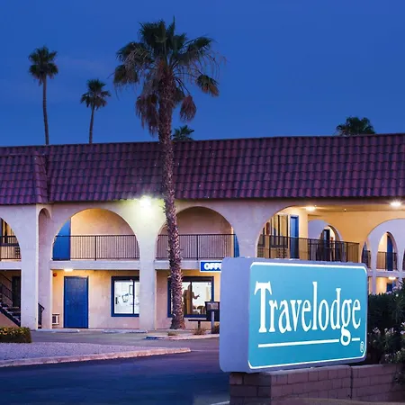 Travelodge By Wyndham Indio-2