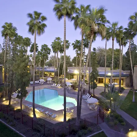 Doubletree By Hilton Phoenix- Tempe-2
