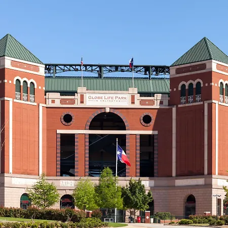 Howard Johnson By Wyndham Arlington Ballpark / Six Flags-3