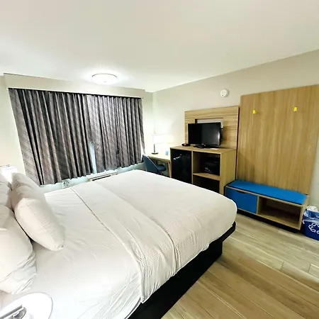 Days Inn By Wyndham Holland-3