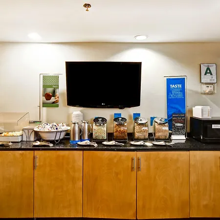 Hampton Inn Louisville Airport Fair/Expo Center-2