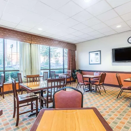 Baymont By Wyndham Cincinnati Sharonville-3