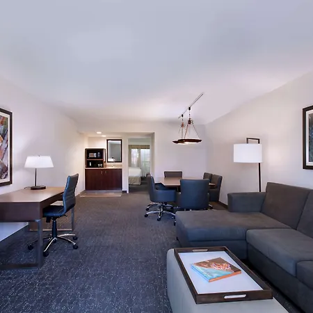 Embassy Suites By Hilton Palm Desert-3