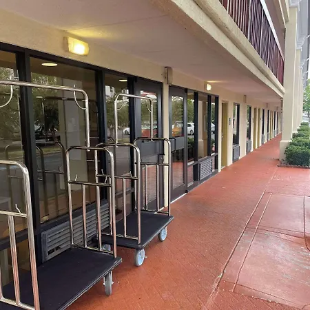 Quality Inn Dalton Central-2