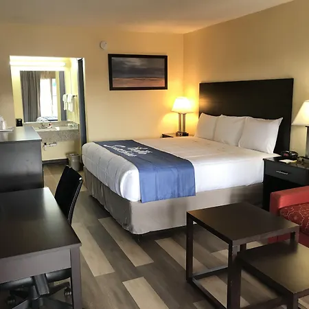 Days Inn By Wyndham Greensboro Airport-3