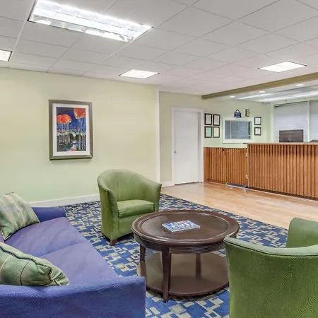 Days Inn By Wyndham Cullman-2