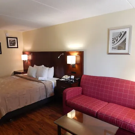 Econo Lodge Naval Station Norfolk-3