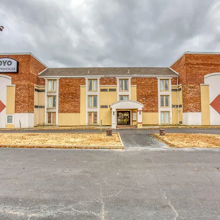 Oyo Townhouse Tulsa Woodland Hills-2