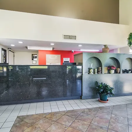 Econo Lodge Garner - Raleigh-3
