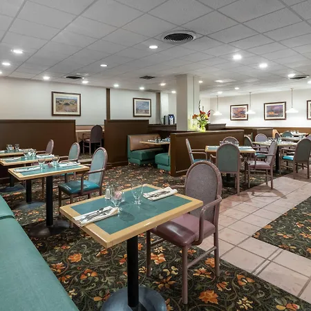 Ramada By Wyndham Reno Hotel & Casino-2