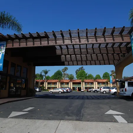 Stanford Inn & Suites Anaheim-2