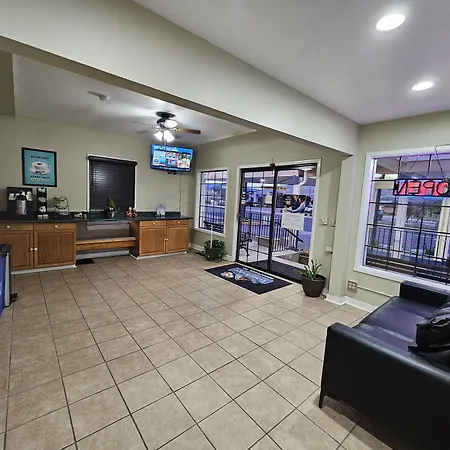 Travelodge By Wyndham Wenatchee-2