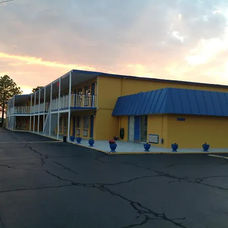 Belmont Inn And Suites-3