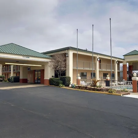 Quality Inn & Suites Clarksville-2