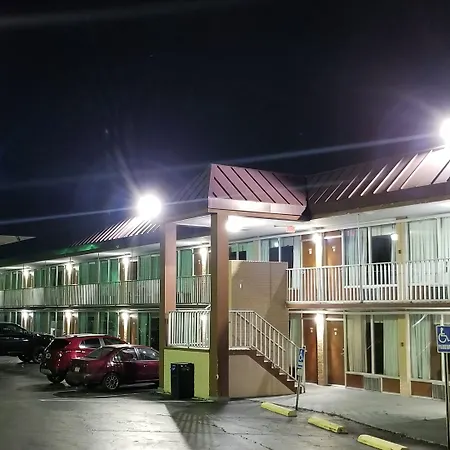 Days Inn & Suites By Wyndham Charleston Airport West-3