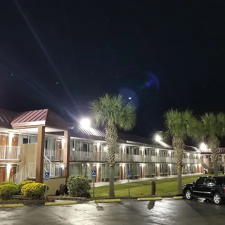 Days Inn & Suites By Wyndham Charleston Airport West-2