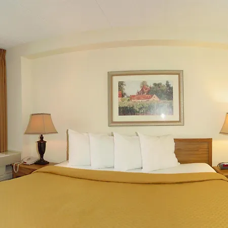 Quality Suites Milwaukee Airport-2