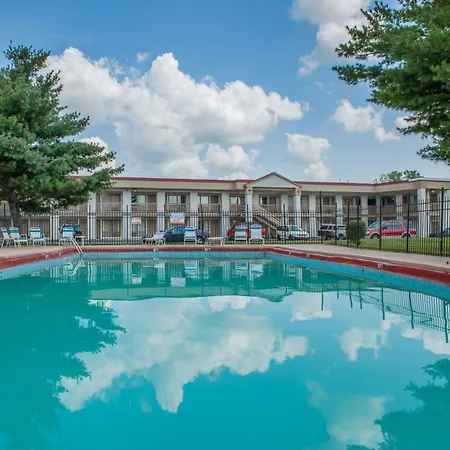 Econo Lodge Evansville-2