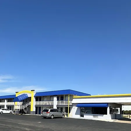 Days Inn By Wyndham Salina South-3