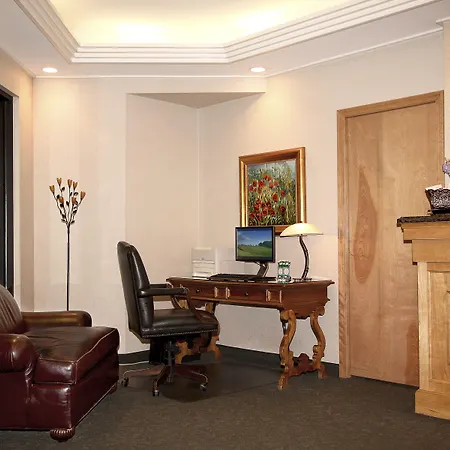 Sophie Station Suites-3