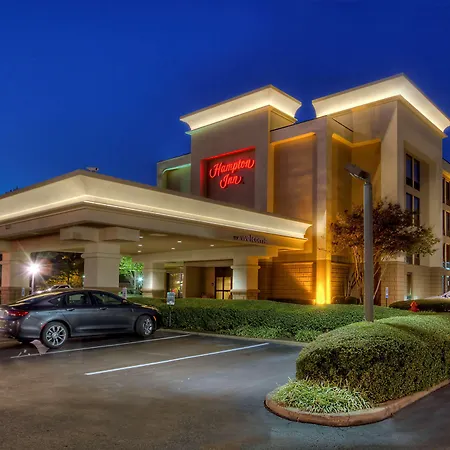 Hampton Inn Memphis-Poplar-2