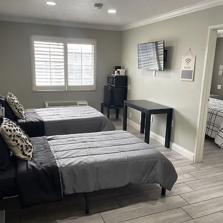 Cabana Inn & Suites-2