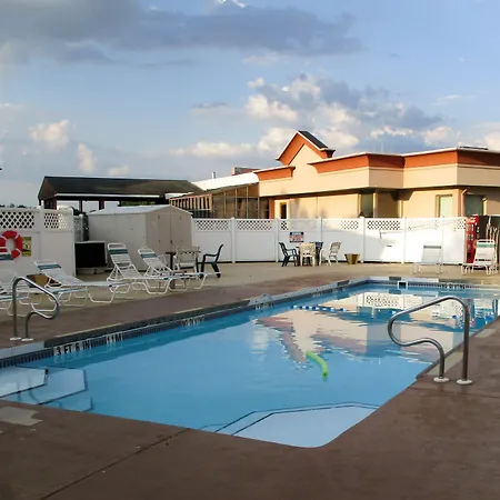 Econo Lodge Inn & Suites Chambersburg Central-2