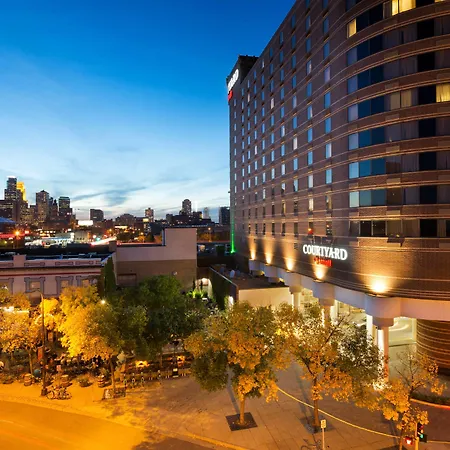 Courtyard By Marriott Minneapolis Downtown-2