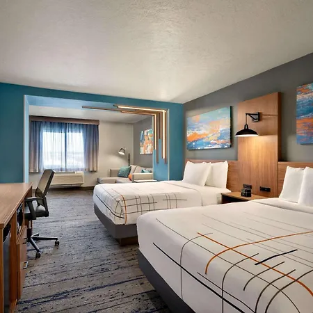 La Quinta Inn & Suites By Wyndham Springfield-2