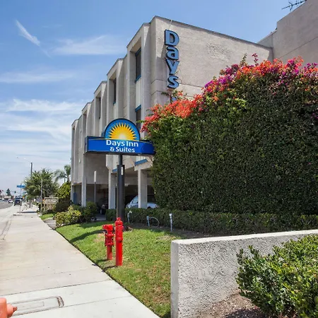 Days Inn By Wyndham Orange Anaheim-2