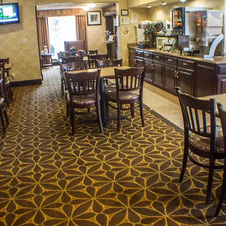 Econo Lodge Erie Near Casino-3