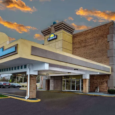 Days Inn By Wyndham Livonia Canton Detroit-2