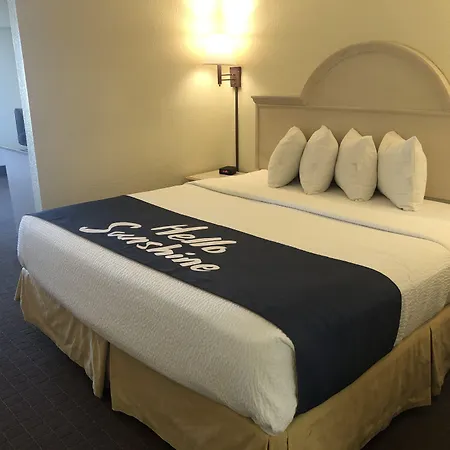 Days Inn & Suites By Wyndham Navarre - Near Beaches Hurlburt-2