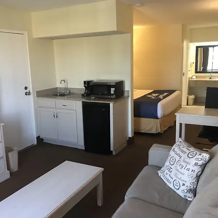 Days Inn & Suites By Wyndham Navarre - Near Beaches Hurlburt-3