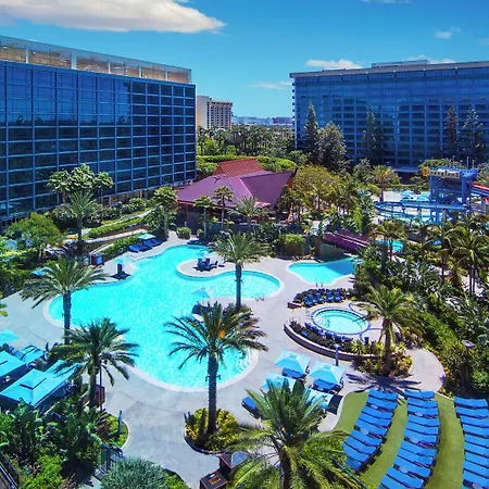Disneyland Hotel-2