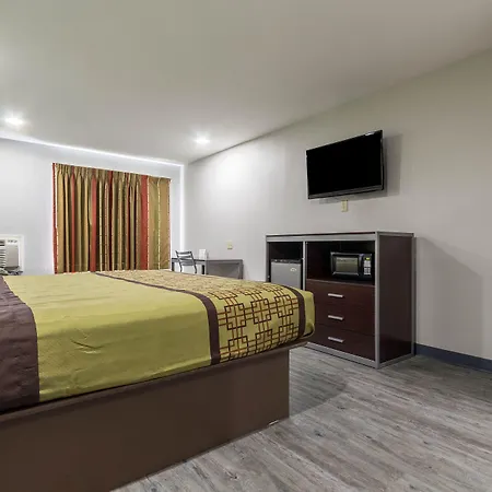 Scottish Inn And Suites Tomball-2