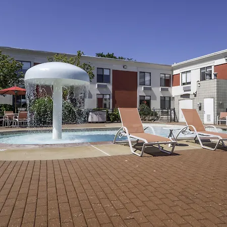 Spark By Hilton Hummelstown Hershey-2