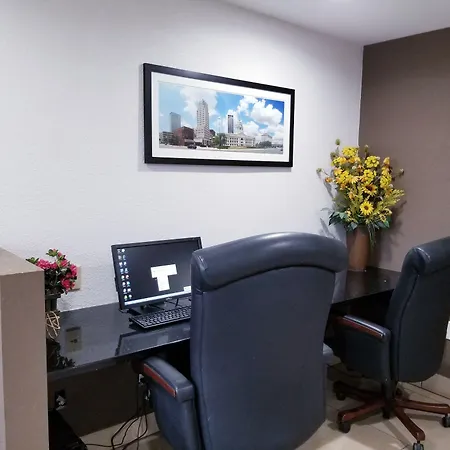 Travelodge By Wyndham Fort Wayne North-2