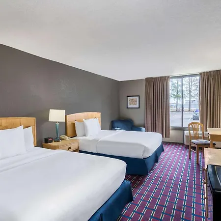 Travelodge By Wyndham Memphis Airport/Graceland-2