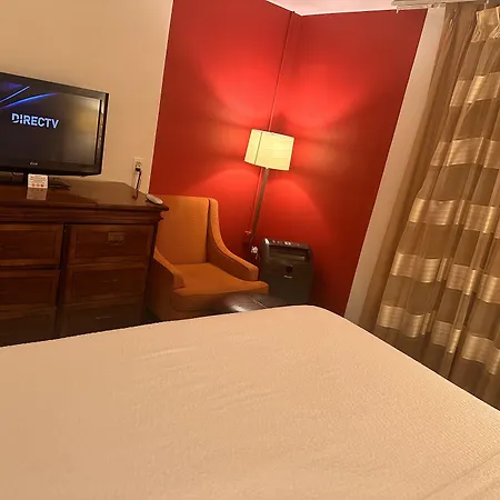 Ramada Downtown By Wyndham Anchorage-3