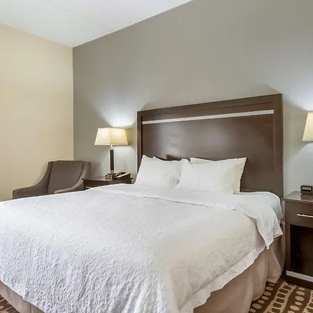Hampton Inn West-3