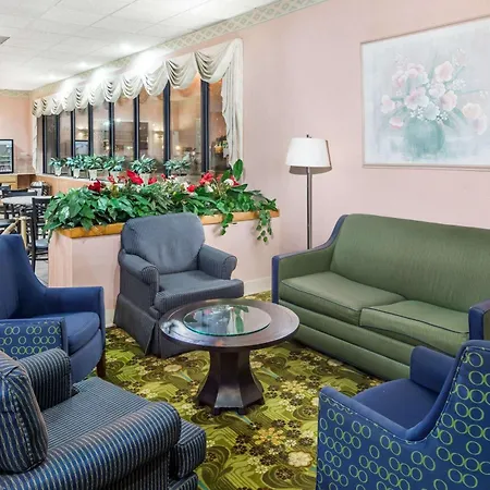 Days Inn By Wyndham Walterboro-3