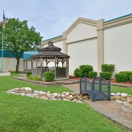 Days Inn By Wyndham Pittsburg Ks-2