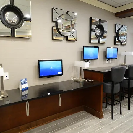 Cottonwood Airport & Expo Hotel Louisville-3