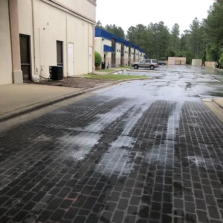 Days Inn By Wyndham Fayetteville-South/I-95 Exit 49-3