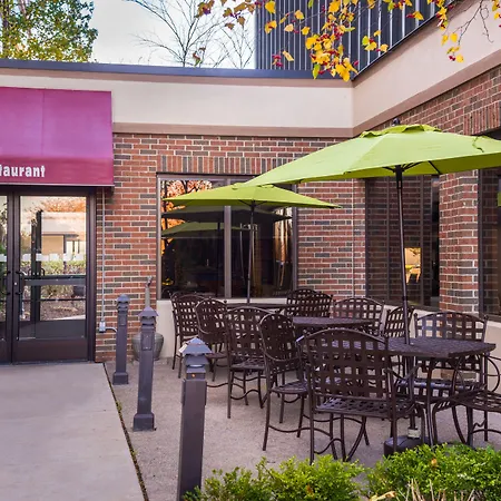 Holiday Inn Hotel & Suites Warren By Ihg-3