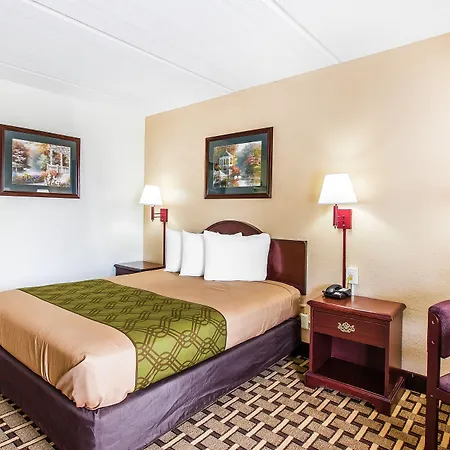 Econo Lodge Savannah Midtown-3