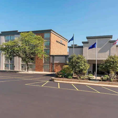 Sonesta Hotel Grand Rapids Airport-2